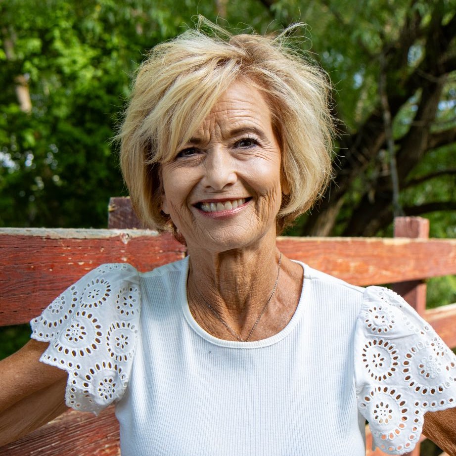 Anita Lewis